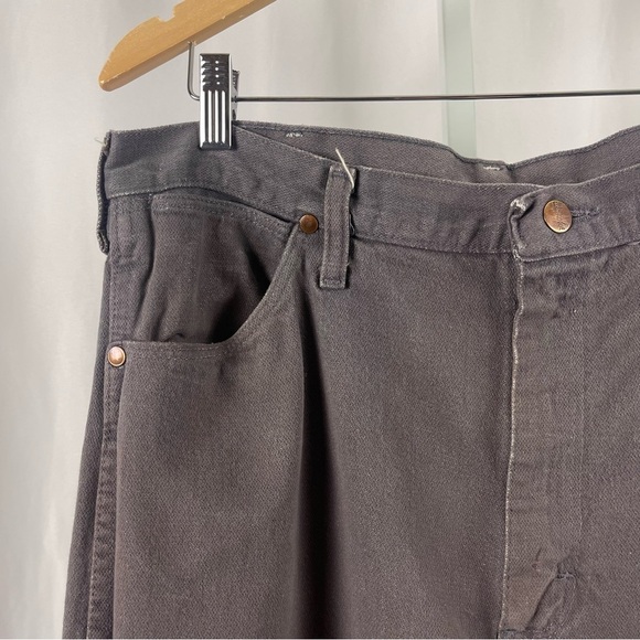 Vintage Wrangler 35 x 36 Grey Work Pants Jeans Workwear Rugged Chore Barn Grunge - Picture 8 of 8